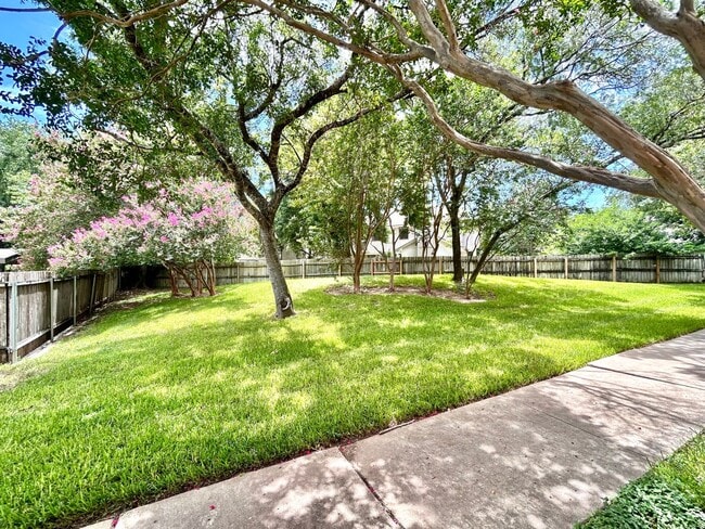 Photo - Lovely Rental with 2 Beds, 2.5 Baths & Spa...