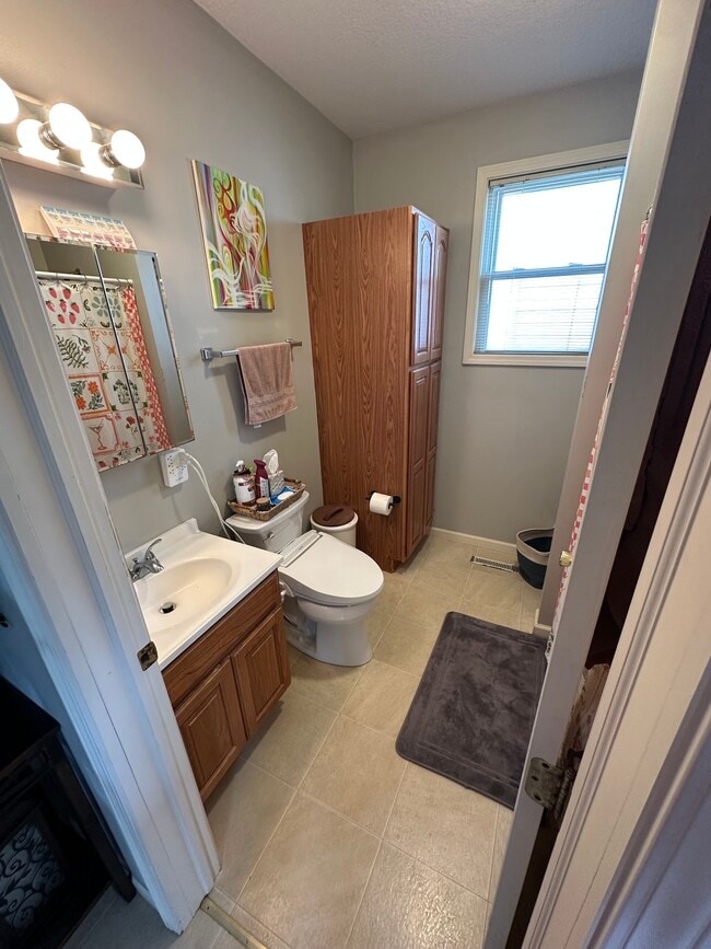 Photo - 514 W Auglaize St Unit 514 W Auglaize St