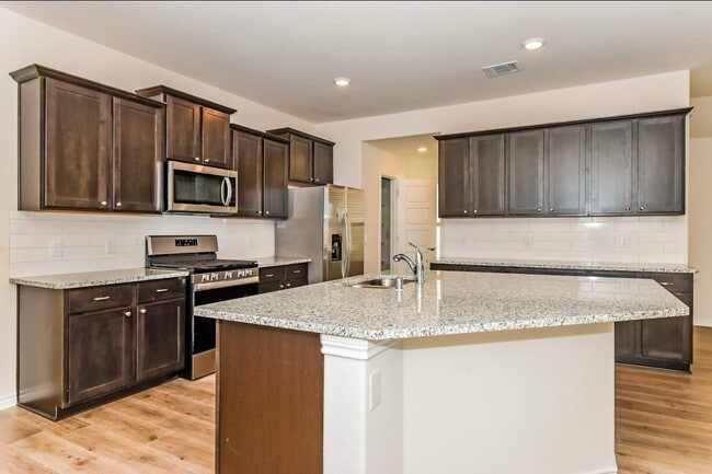 Photo - 7417 Alfriston Pl