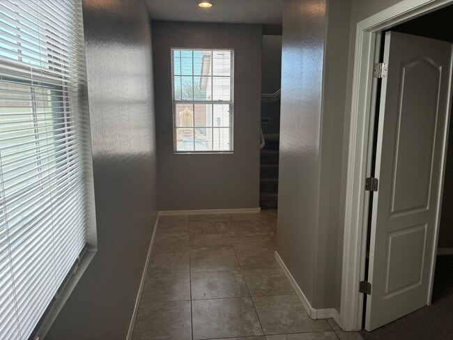 Photo - Special **BEAUTIFUL 3 BEDROOM/3 BATHROOM HOME LOCATED IN EASTMARK (ELLSWORTH & RAY)**