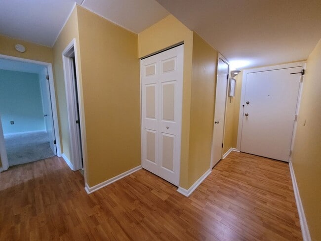 Photo - 2 Bedroom Condo - Greentree - Many Amenities!!