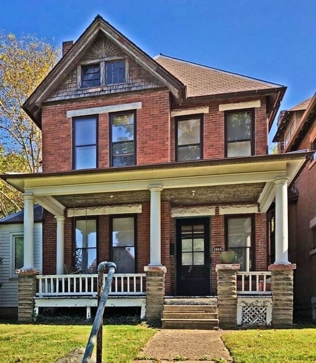 Building Photo - 1354 Forsythe Ave Unit #1