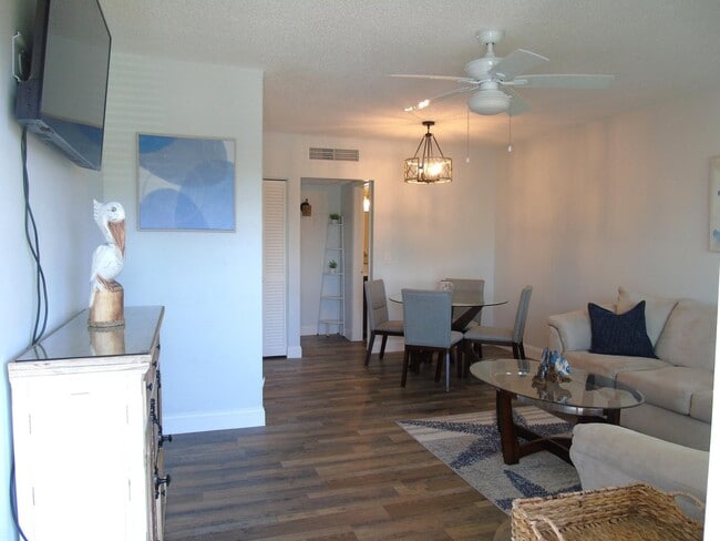 Photo - 309 Circle Dr S Unit S204