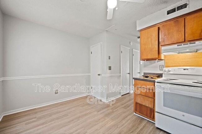Photo - 3616 Peppertree Ln