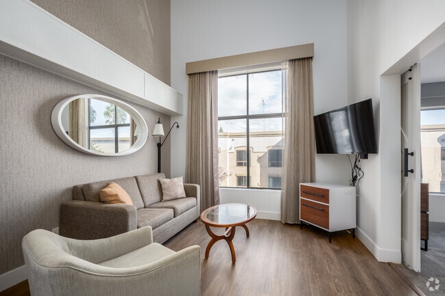 2BR, 2BA - 850SF - Living Room