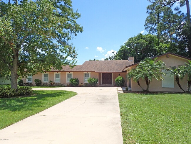 Photo - 525 Hidden Creek Dr