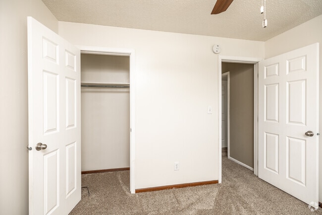 2BR, 1BA - 675 SF - Second Bedroom