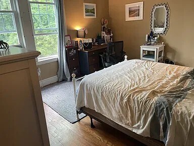 Bedroom 2 - 133 Bowdoin St Unit Sunny Apartment Near Tufts with Parking