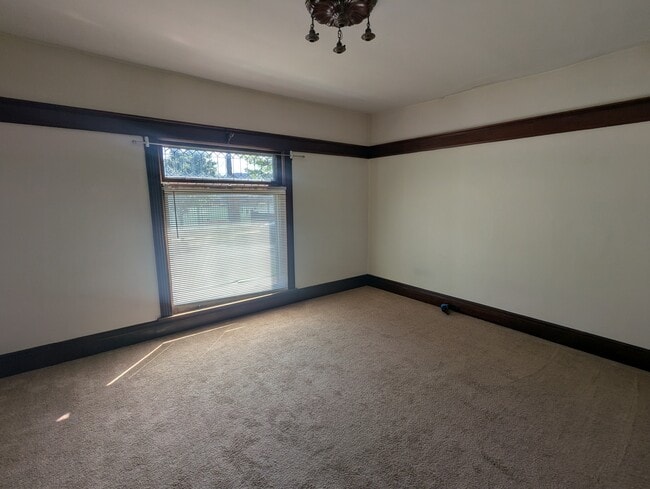 Photo - 402 Myrtle St