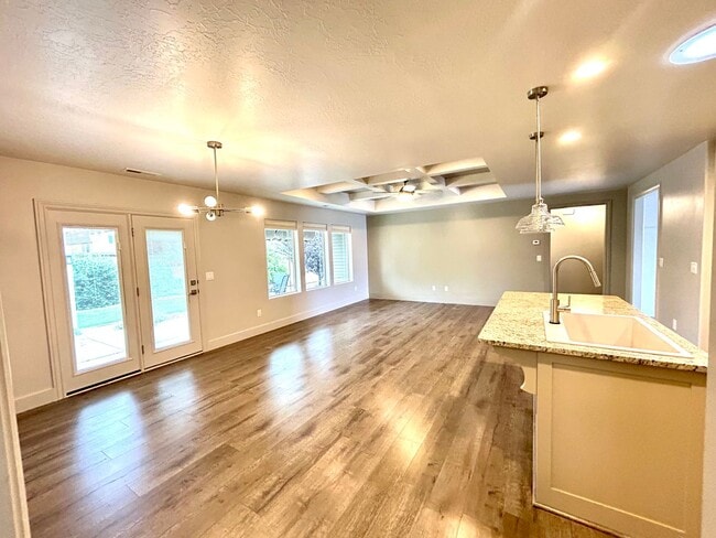 Photo - Lovely Single Family House Available!!!!