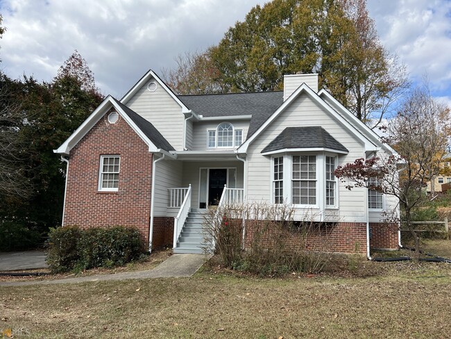 Building Photo - 612 Sutton Way SW