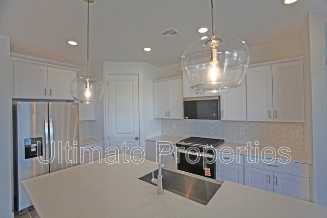 Photo - 17655 W Monroe St