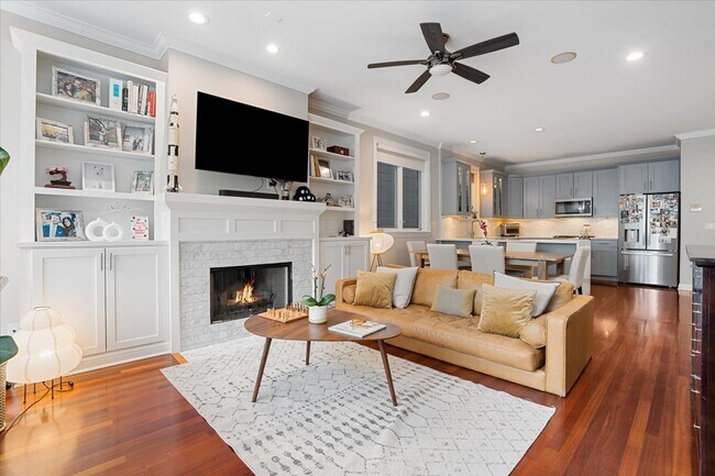 Photo - 1018 N Hermitage Ave Unit 1