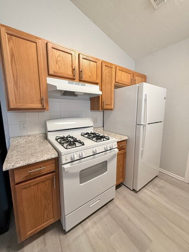 Photo - 4 Bedroom - 2 bath duplex located near campus and State Highway 9