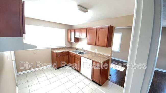 Photo - 344 W Parkwood Dr