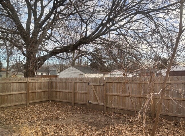 Photo - 1417 43rd St