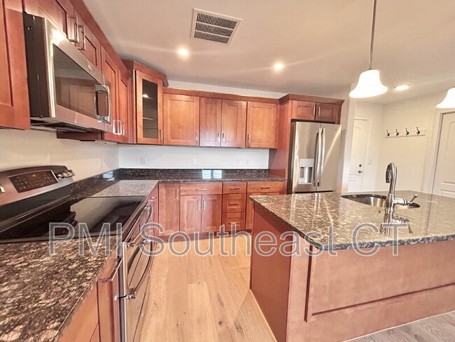 Photo - 461 Bank St Unit 806