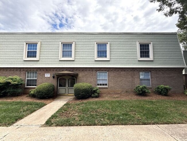 Building Photo - T.R. Lawing Realty Property