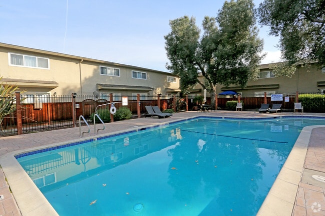 Photo - Washington Townhomes