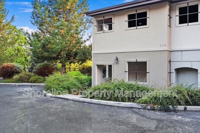 Photo - 2085 Brittany Ln