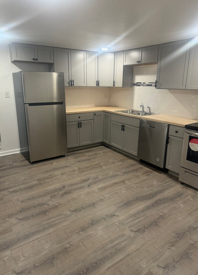 Building Photo - 5915 Bristol Emilie Rd Unit 2 Rental