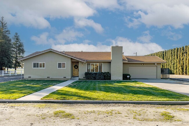 Country Living - Spacious 3 bedroom 2 bath... - Country Living - Spacious 3 bedroom 2 bath... Casa