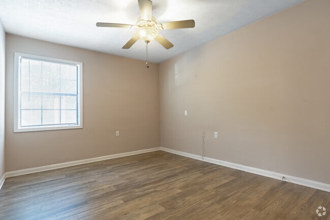 2BR, 1BA - 864SF - Bedroom
