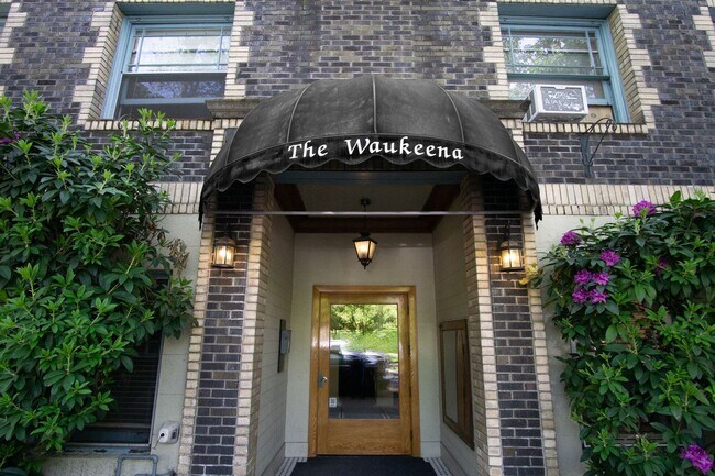 Building Photo - Top Floor Studio with Hardwood Floors and ... Unit 208 Rental