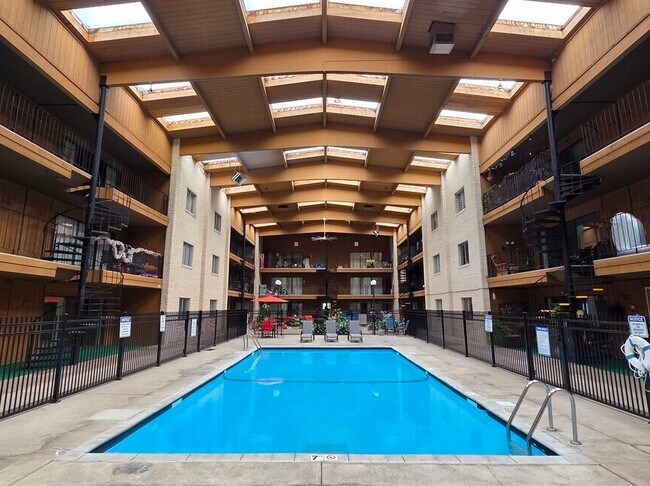 Piscina - Tropicana Apartments