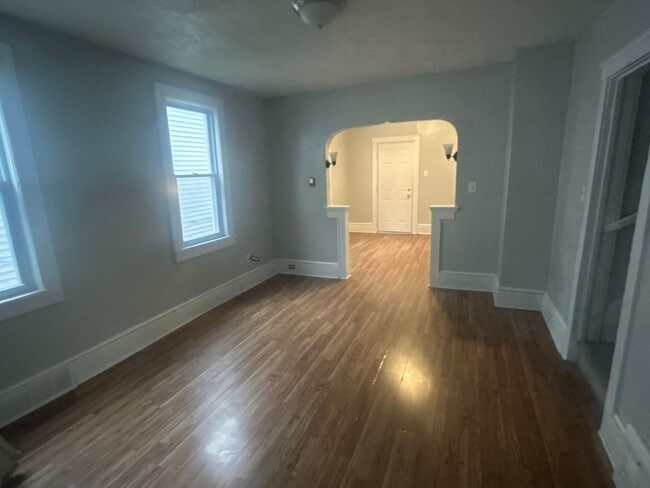 Photo - 2911 Saratoga Ave