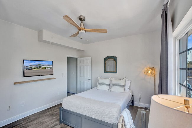 Photo - 8118 Harding Ave Unit ID1263791P