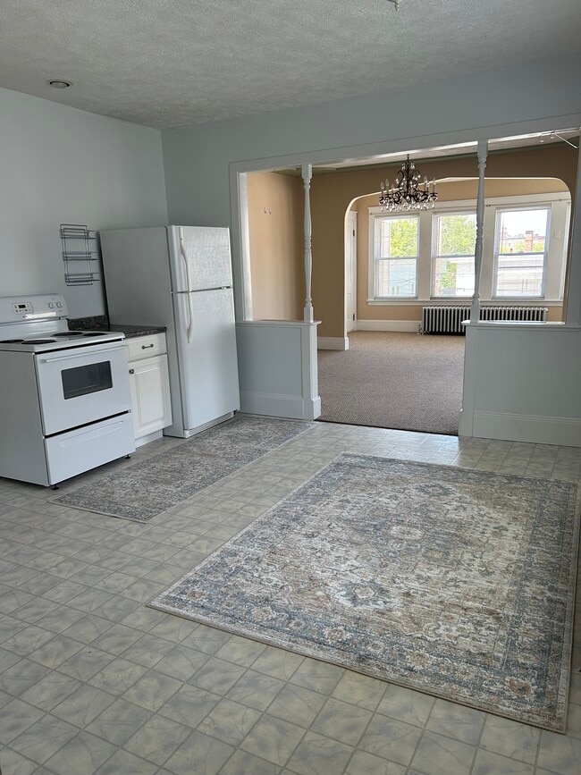 Building Photo - 53 Third St Unit 2