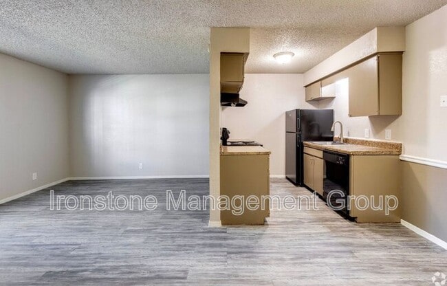 Photo - 5307 E 47th Pl