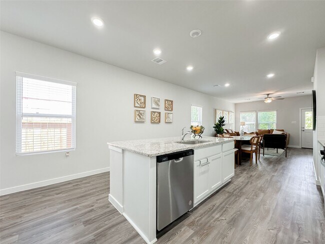 Photo - 164 Valiant Ridge Trail