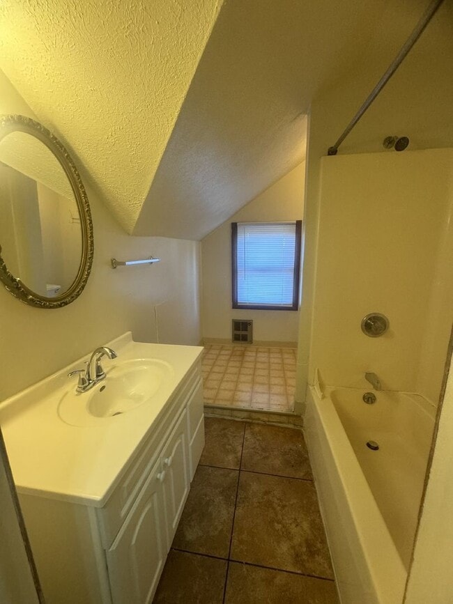 Photo - 317 N Indiana Ave