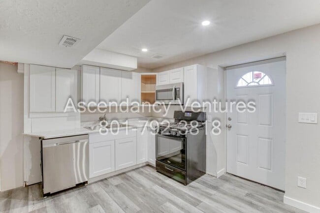 Photo - 171 Calais Ln