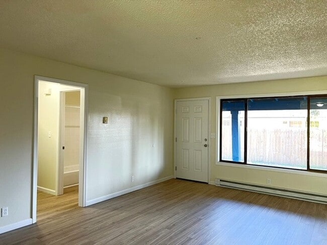 Photo - 2Bd/1Ba Single Story Apartment Unit - Move... Unit 4436