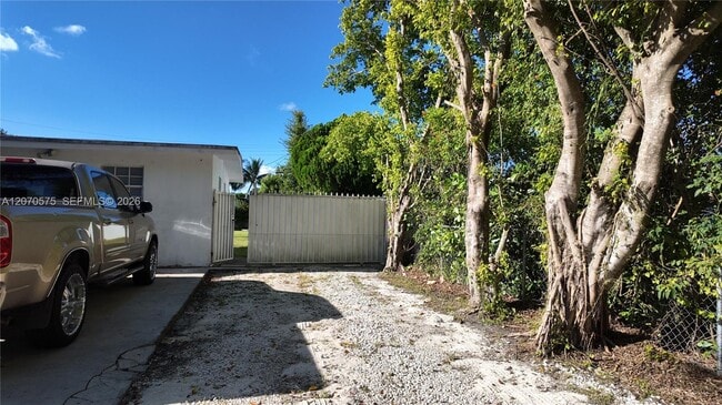 Photo - 9815 SW 51st Terrace Unidad 2