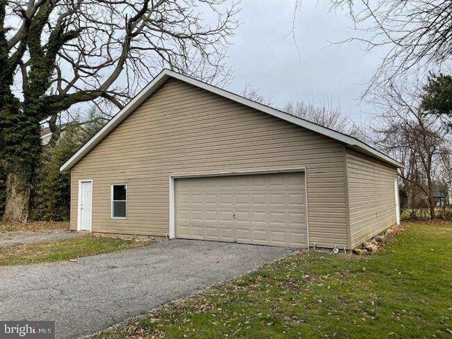 Photo - 8904 Church Ln