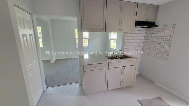 Photo - 5230 Amazon Ave