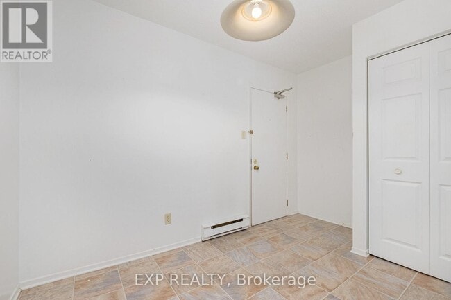 Photo - 875 Laurier St