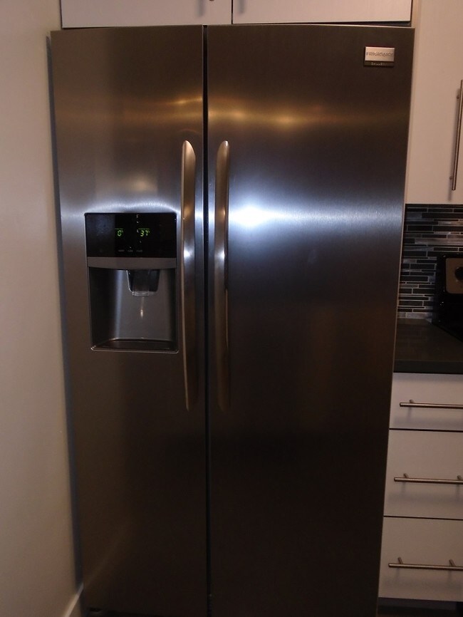 Photo - Maple Plaza Apartments