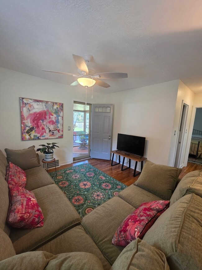 Photo - 1712 Sunview Rd