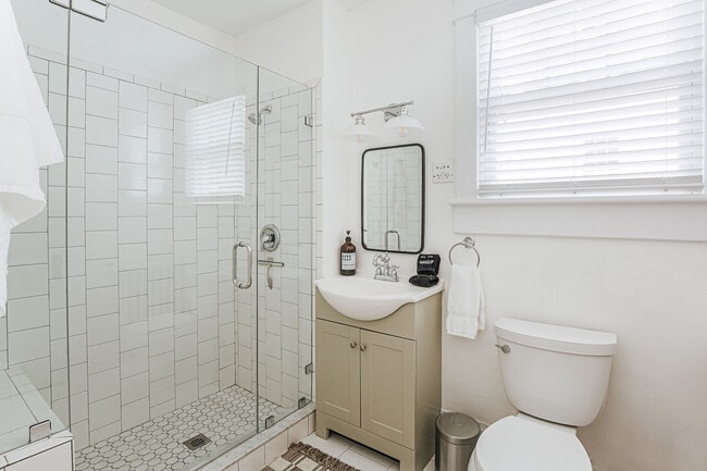 Photo - 126 Maywood Ln