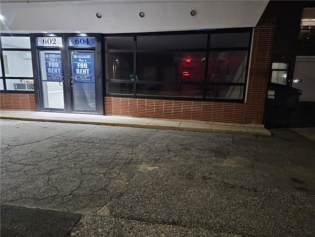 Photo - 602 Warwick Ave