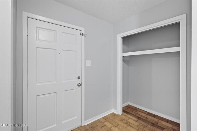 Photo - 23 Fox Glen Cir