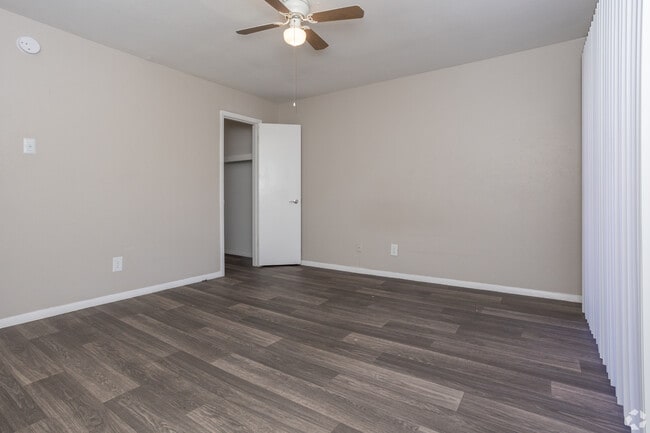 Photo - 1437 Cavender Dr