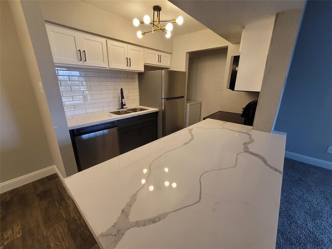 Building Photo - 2701 W Bellfort Ave Unit 1203 Rental