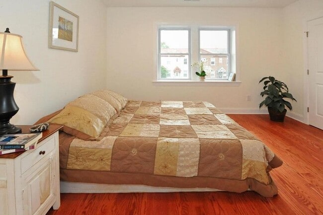 Photo - 1714 West Virginia Ave NE