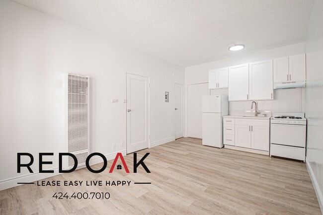 Building Photo - 350 E Cypress Ave Unit 12K